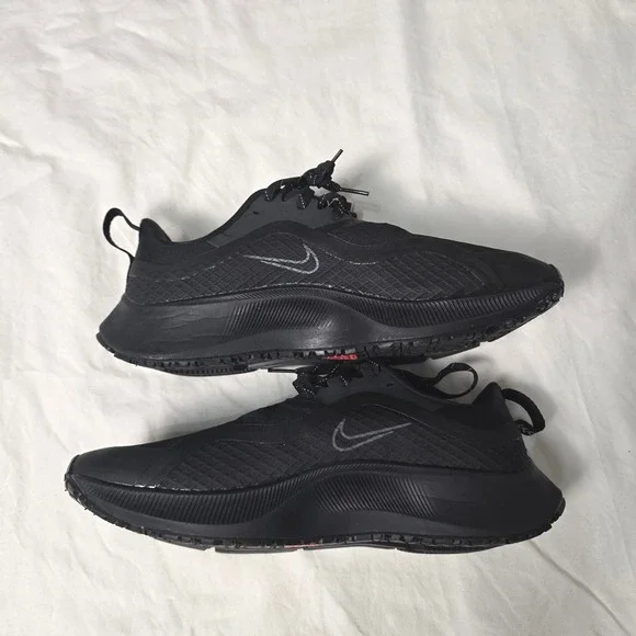 Nike Men's Size 10 Air Zoom Pegasus 39 Shield Running Shoes Black Storm Tread